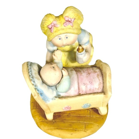 Xavier Roberts Other - Xavier Roberts 1984 Cabbage Patch Figurine Getting Acquainted Baby Crib